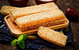 芝麻糖美食图片