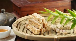 芝麻花生糖图片