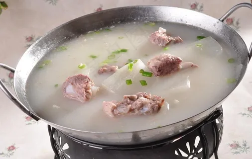 冬瓜排骨锅仔图片 冬瓜排骨锅仔图片