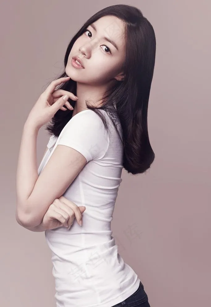 韩国美女柳和荣图片