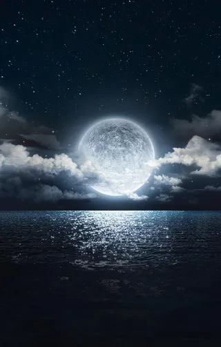 唯美月亮背景图片