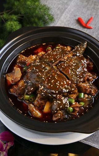 传统红烧甲鱼图片