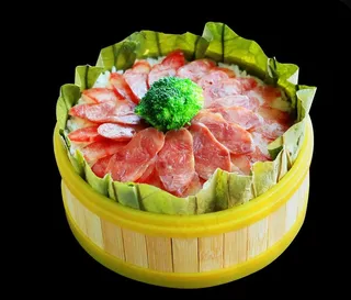 腊味荷叶饭图片