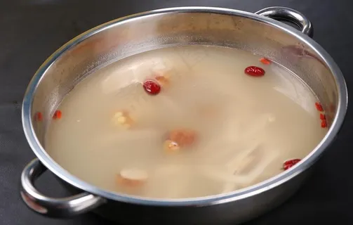 椰子鸡锅底图片 椰子鸡锅底图片