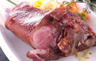 脆炸原只德国咸猪手图片