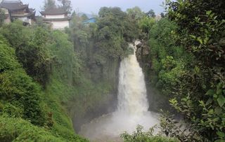 叠水河瀑布图片