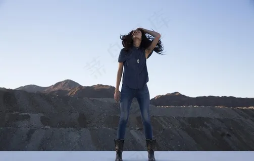牛仔裤模特 牛仔服装 国外女模图片 牛仔裤模特 牛仔服装 国外女模图片