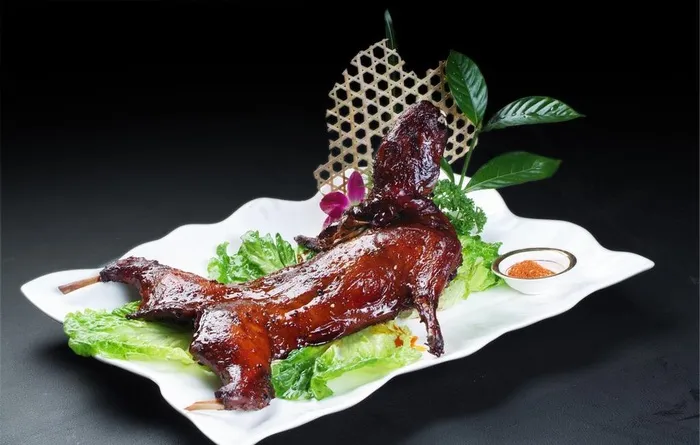 金牌烤全兔图片