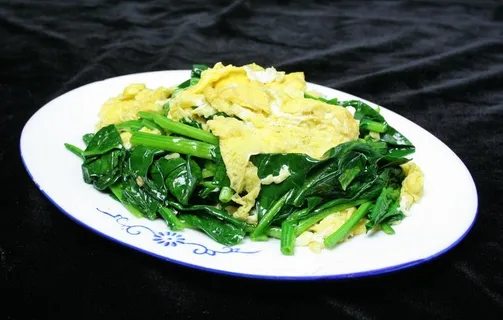 菠菜炒鸡蛋图片 菠菜炒鸡蛋图片
