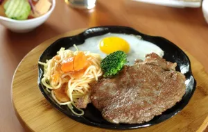 沙朗牛排图片