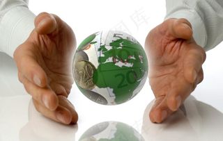 双手去拿金钱地球图片