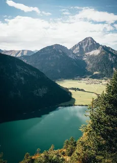 山水湖泊美景图片 山水湖泊美景图片