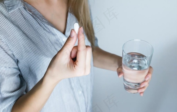 吃药图片