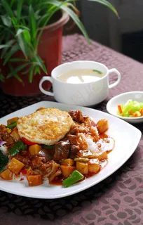 豆牛肉盖浇饭图片 豆牛肉盖浇饭图片