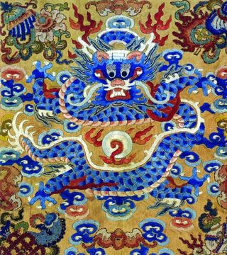 龙纹刺绣图片