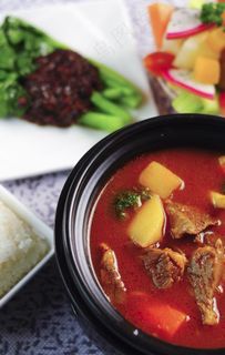 罗宋烩焖牛筋腩陶锅图片