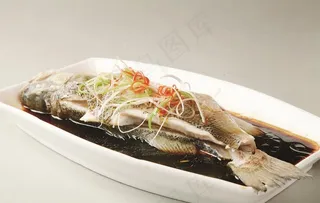 清蒸鲈鱼图片