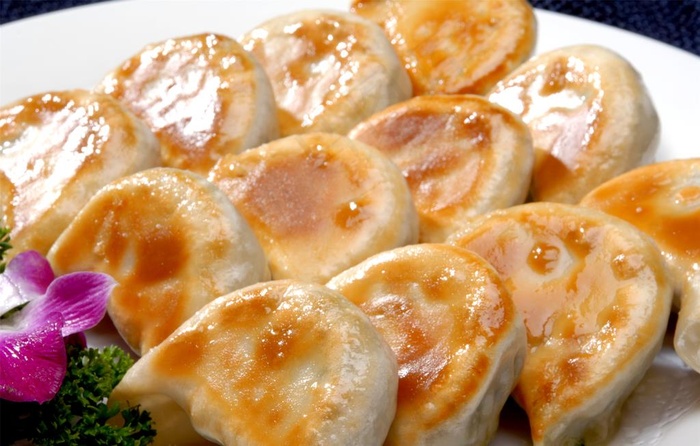 锅贴饺子图片