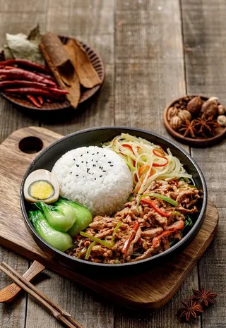 鱼香肉丝饭图片