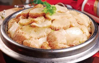 石锅猴头菇图片