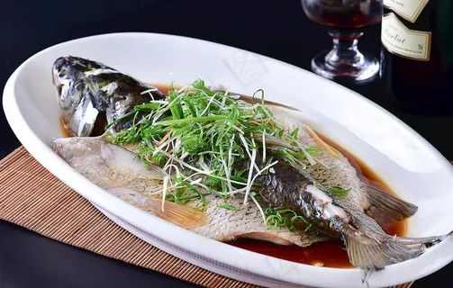 清蒸草鱼图片