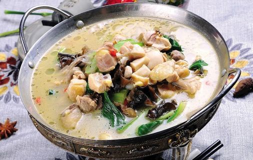 锅仔小鸡蘑菇图片