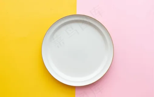 暖色背景空白盘子图片 暖色背景空白盘子图片