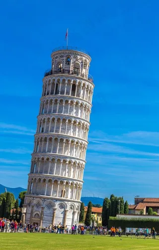 斜塔图片