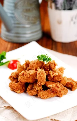 脆香炸鸡块图片