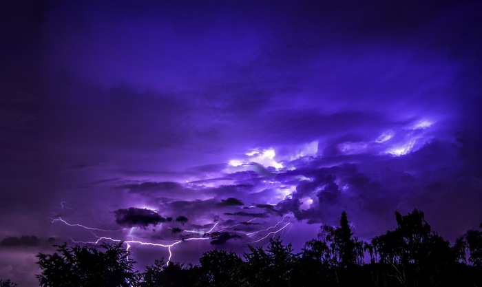 闪电霹雳雷电乌云图片