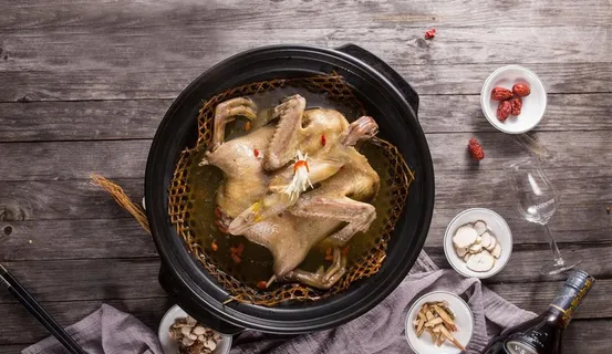 清炖乳鸽图片 清炖乳鸽图片