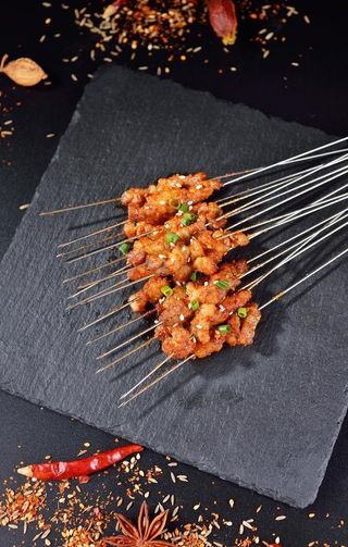 烤羊肉小串图片