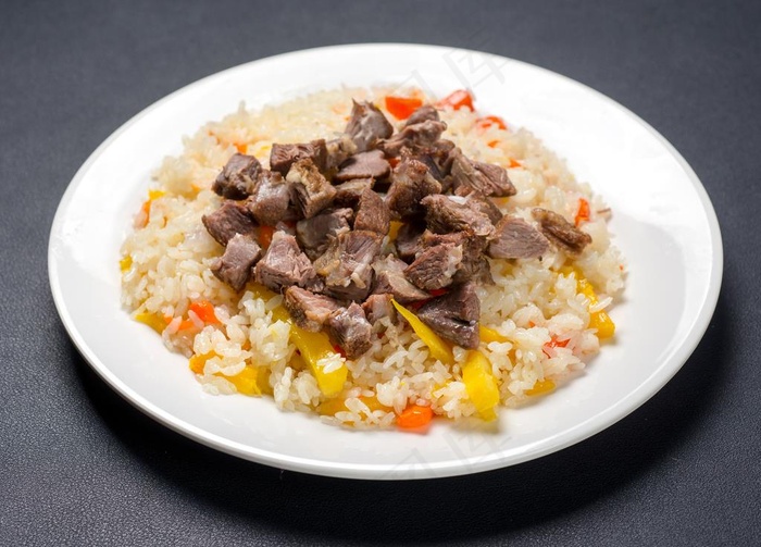碎肉抓饭图片