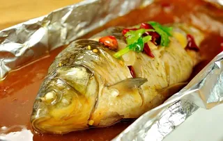 锡纸烧鲫鱼图片