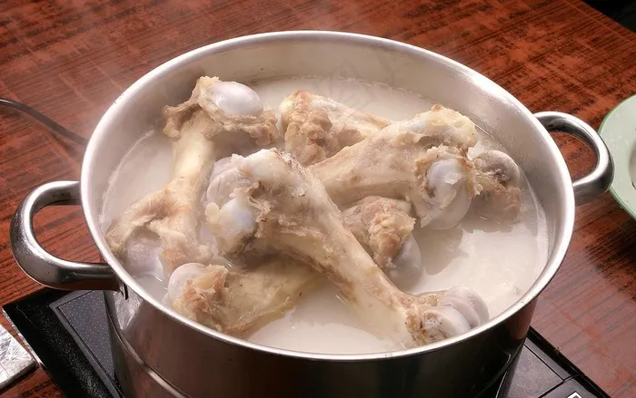 大骨汤图片