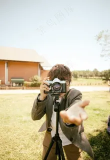 照相的人图片