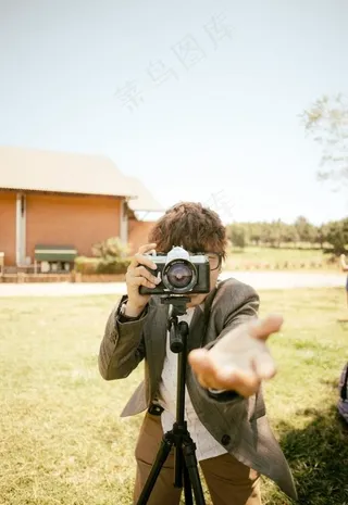 照相的人图片