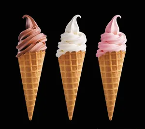 美味的蛋卷冰淇淋图片