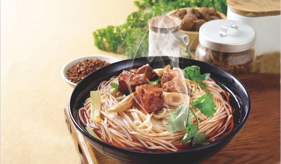 牛肉面 炸酱 牛腩面 牛腩粉图片