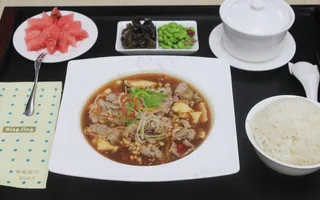 酸汤肥牛套餐图片