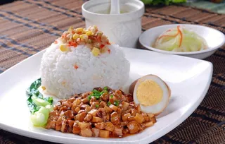 台式卤肉饭图片