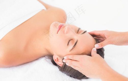 头部按摩SPA素材图片