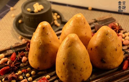 壹早壹碗窝头图片