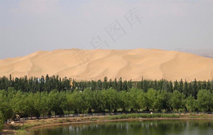 沙漠绿洲图片