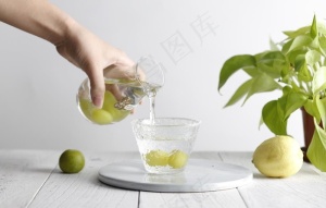 玻璃茶杯图片