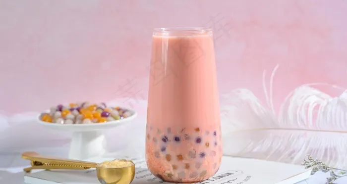 草莓奶茶图片