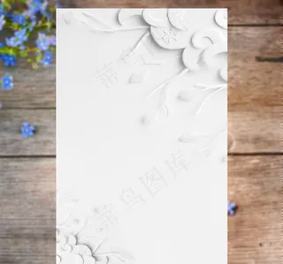 白色背景花纹图片