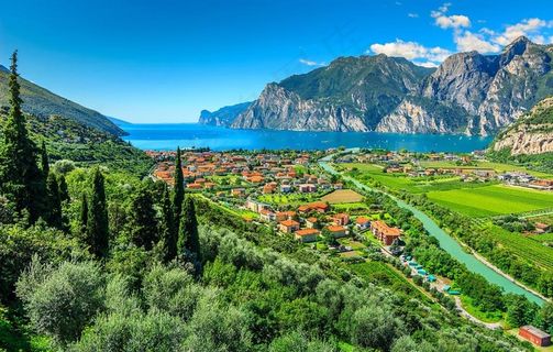 秦皇岛海边小镇图片