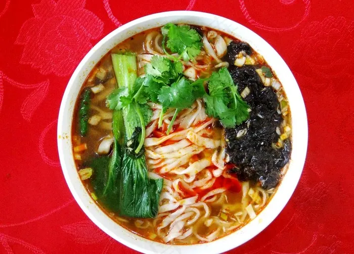 酸汤面图片