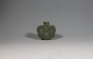 和田青玉雕瑞兽纹鼻烟壶图片